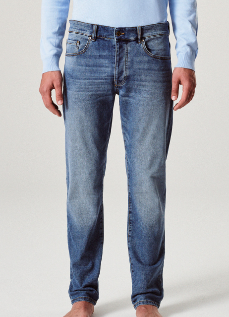 
Men's Slim Fit Jeans
